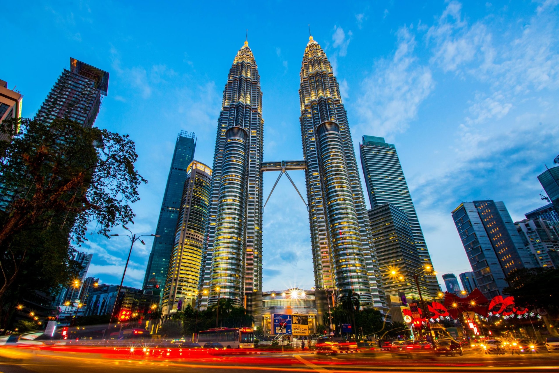 [Vietnam Airlines] Tour Malaysia - Singapore: Khám phá động Batu - Chinh phục cao nguyên Gentting bằng cáp treo - Sentosa - Garden by the bay - Thác nước Votex tại Jewel Changi