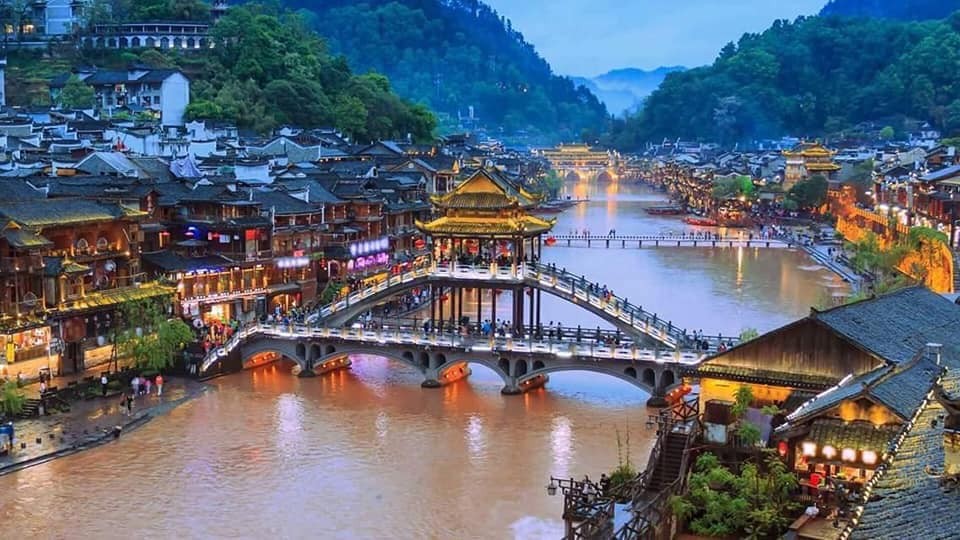 Khung cảnh thiên nhiên tuyệt đẹp Phượng Hoàng Cổ Trấn