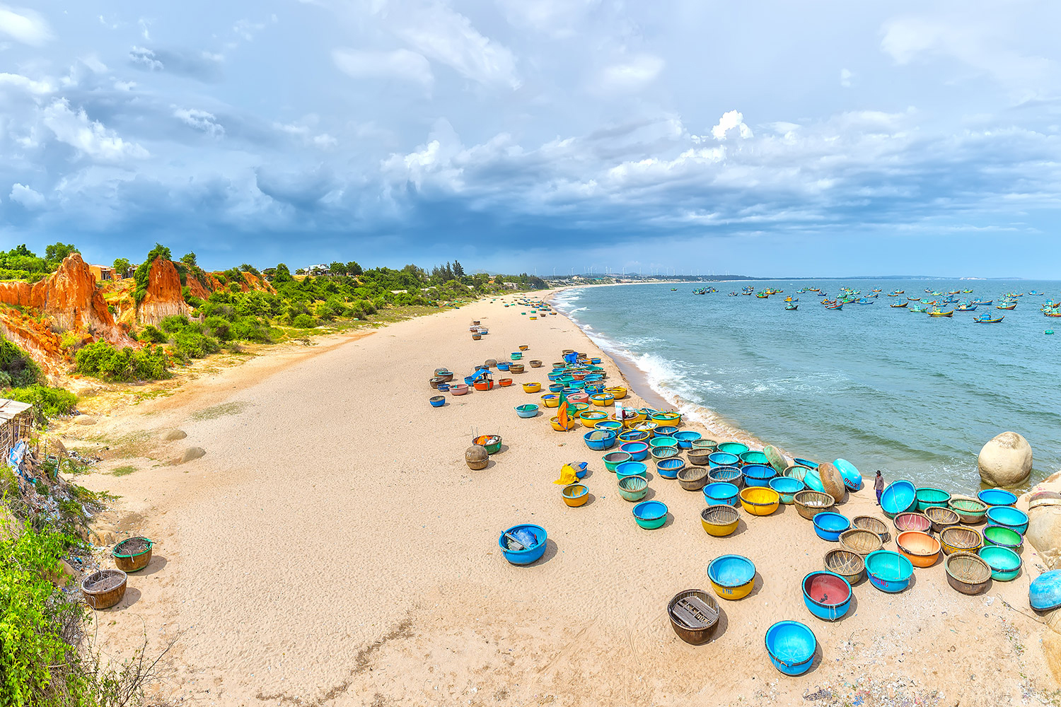 Tour du lịch Phan Thiết - Mũi Né - Check in Bikini beach - Khám phá khu du lịch You and Me Bàu Trắng